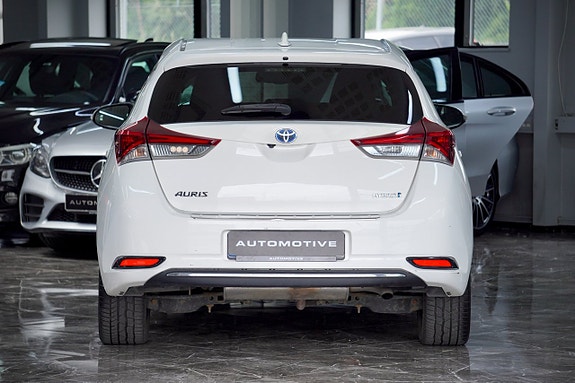 Toyota Auris 3 of 5