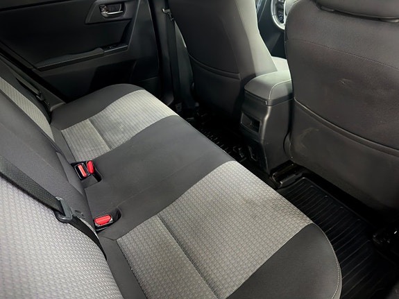 Toyota Auris 14 of 14