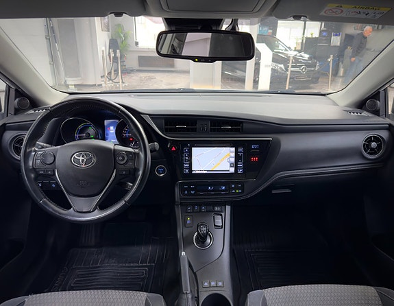 Toyota Auris 11 of 14