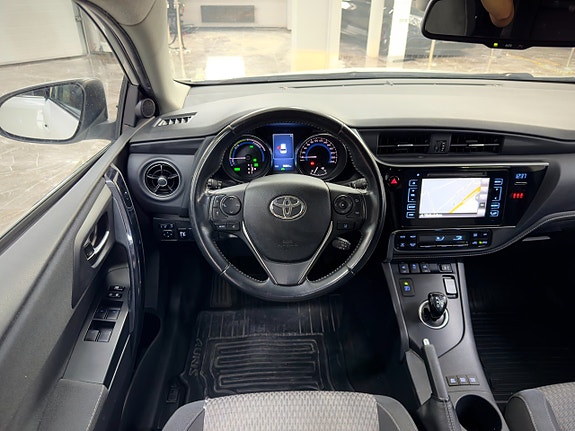 Toyota Auris 10 of 14