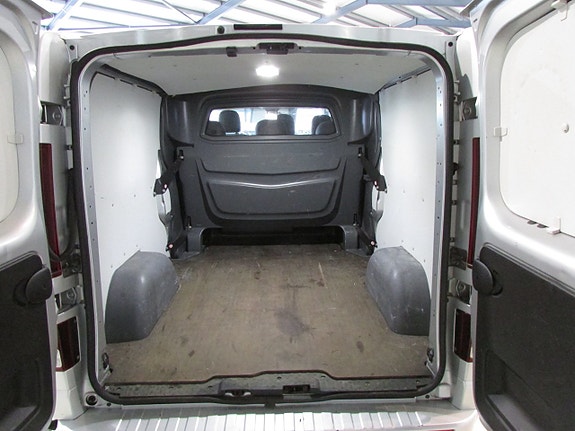 Renault Trafic 9 of 18