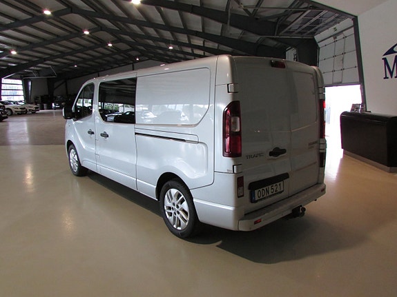 Renault Trafic 7 of 18