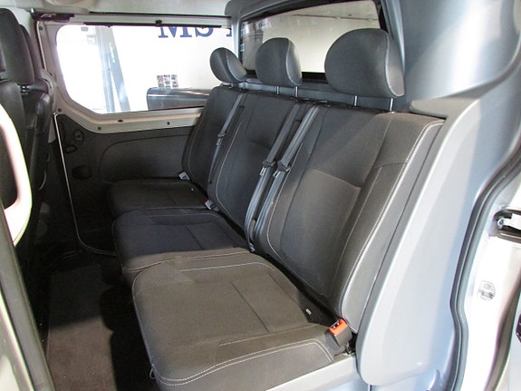 Renault Trafic 13 of 18