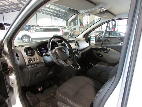 Renault Trafic 10 of 18