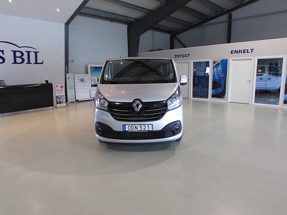 Renault Trafic 2 of 18