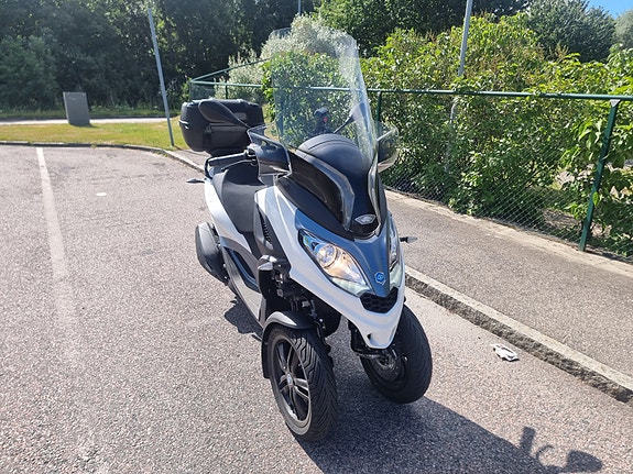 Piaggio MP3 300 HPE 4 of 7