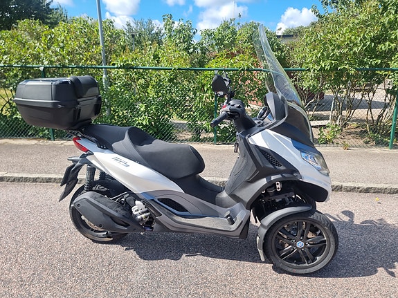 Piaggio MP3 300 HPE 6 of 7