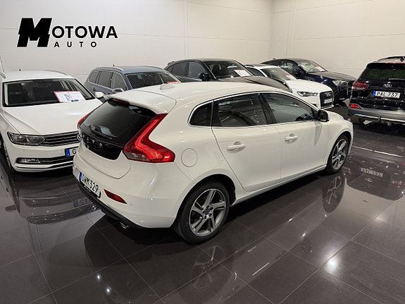 Volvo V40 7 of 21