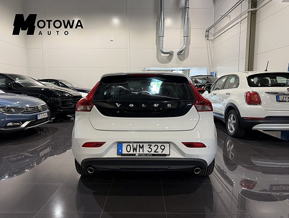 Volvo V40 3 of 21