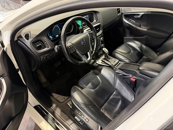 Volvo V40 11 of 21