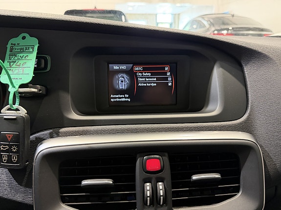 Volvo V40 16 of 21