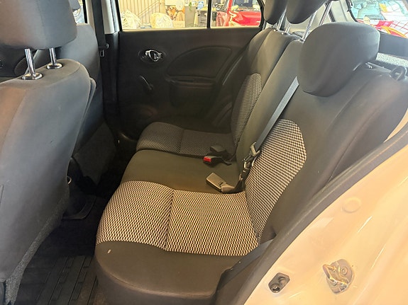Nissan Micra 3 of 6
