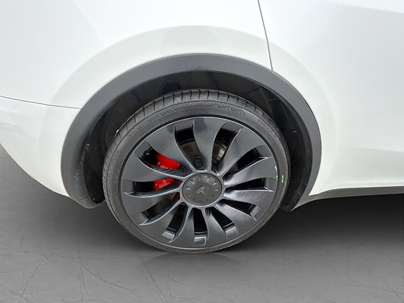 Tesla Model Y 30 of 30