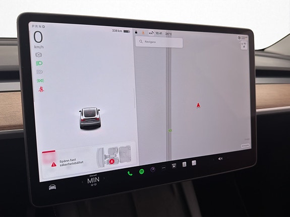 Tesla Model Y 18 of 30
