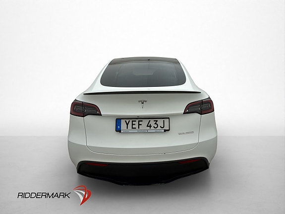 Tesla Model Y 8 of 30