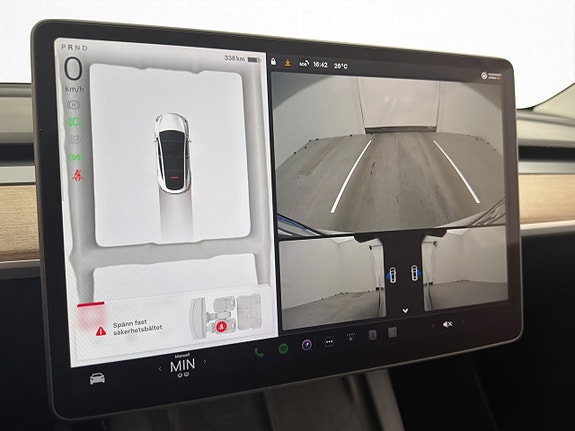 Tesla Model Y 17 of 30