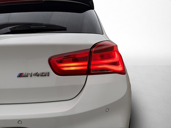 BMW M140i 27 of 30