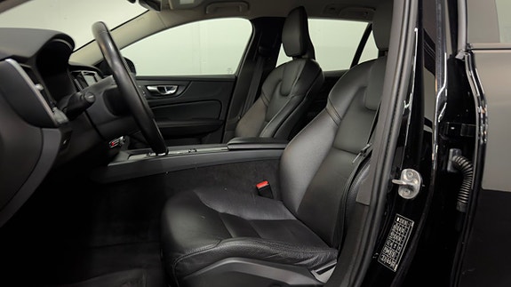Volvo V60 Cross Country 5 of 5
