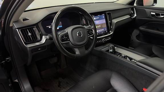Volvo V60 Cross Country 4 of 5