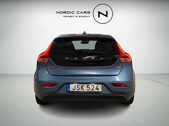 Volvo V40 3 of 17