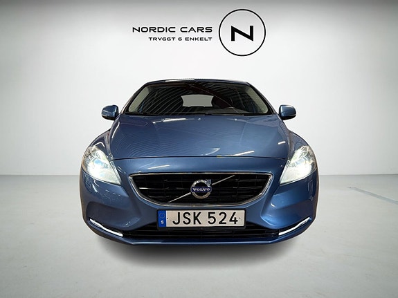 Volvo V40 4 of 17