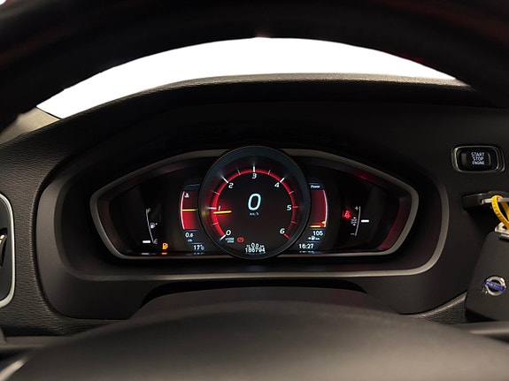 Volvo V40 16 of 17