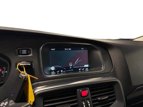 Volvo V40 12 of 17