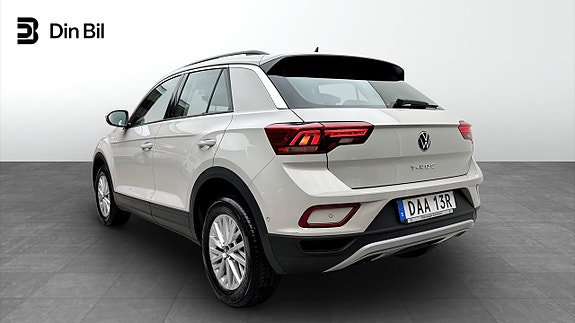 Volkswagen T-Roc 3 of 12