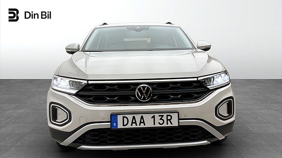 Volkswagen T-Roc 4 of 12