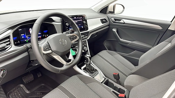 Volkswagen T-Roc 7 of 12