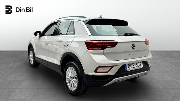 Volkswagen T-Roc 3 of 12
