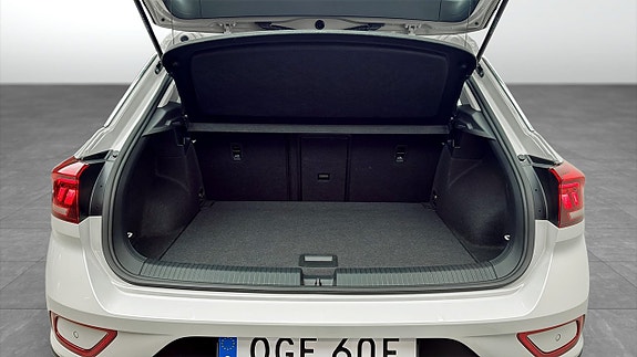 Volkswagen T-Roc 12 of 12