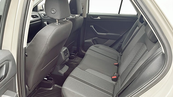 Volkswagen T-Roc 11 of 12