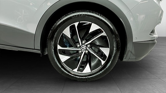 Volkswagen ID.4 6 of 12