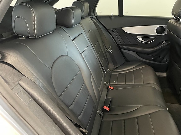 Mercedes-Benz C220 9 of 24