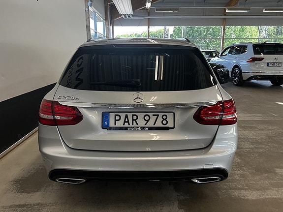 Mercedes-Benz C220 7 of 16
