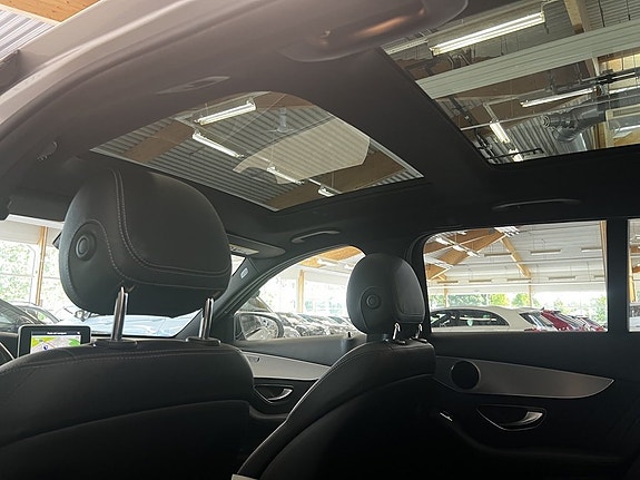 Mercedes-Benz C220 14 of 16