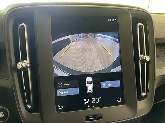 Volvo XC40 16 of 20