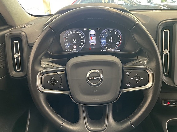 Volvo XC40 12 of 20