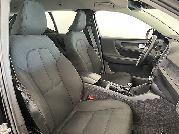 Volvo XC40 13 of 20