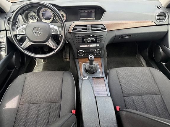 Mercedes-Benz C200 14 of 20