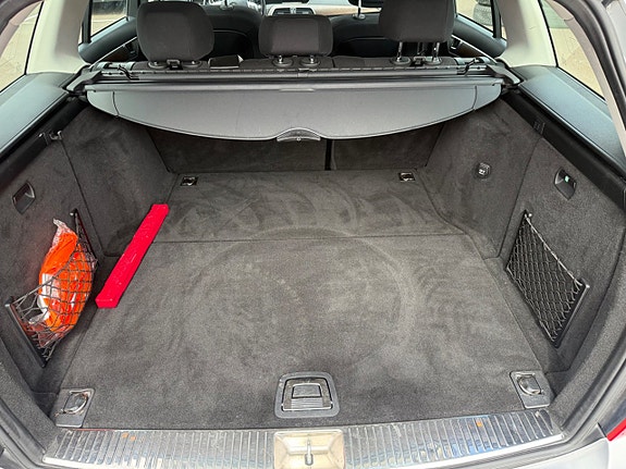 Mercedes-Benz C200 20 of 20