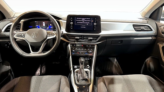 Volkswagen T-Roc 10 of 19