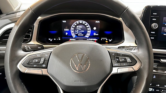 Volkswagen T-Roc 16 of 19