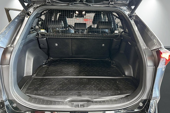Toyota RAV4 Plug-in Hybrid 17 of 19