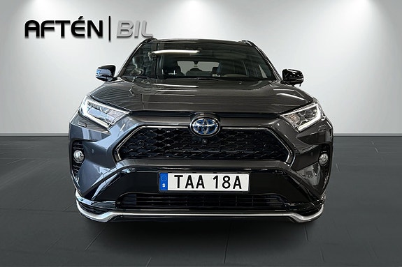 Toyota RAV4 Plug-in Hybrid 3 of 19