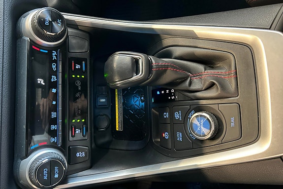 Toyota RAV4 Plug-in Hybrid 19 of 19