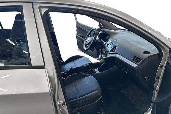 Toyota RAV4 Plug-in Hybrid 14 of 19