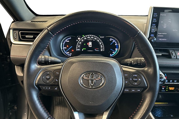 Toyota RAV4 Plug-in Hybrid 12 of 19