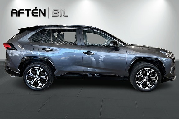 Toyota RAV4 Plug-in Hybrid 7 of 19